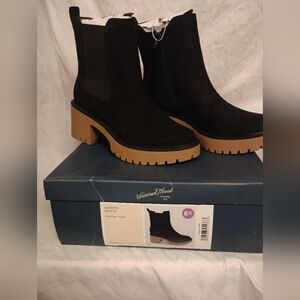 Universal Thread Women's Crispin Chelsea Boots